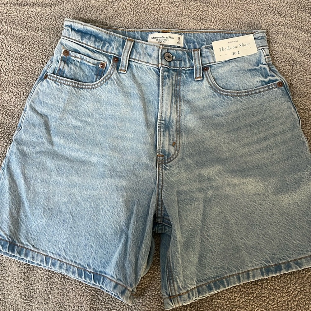 Abercrombie high rise “The loose short”
